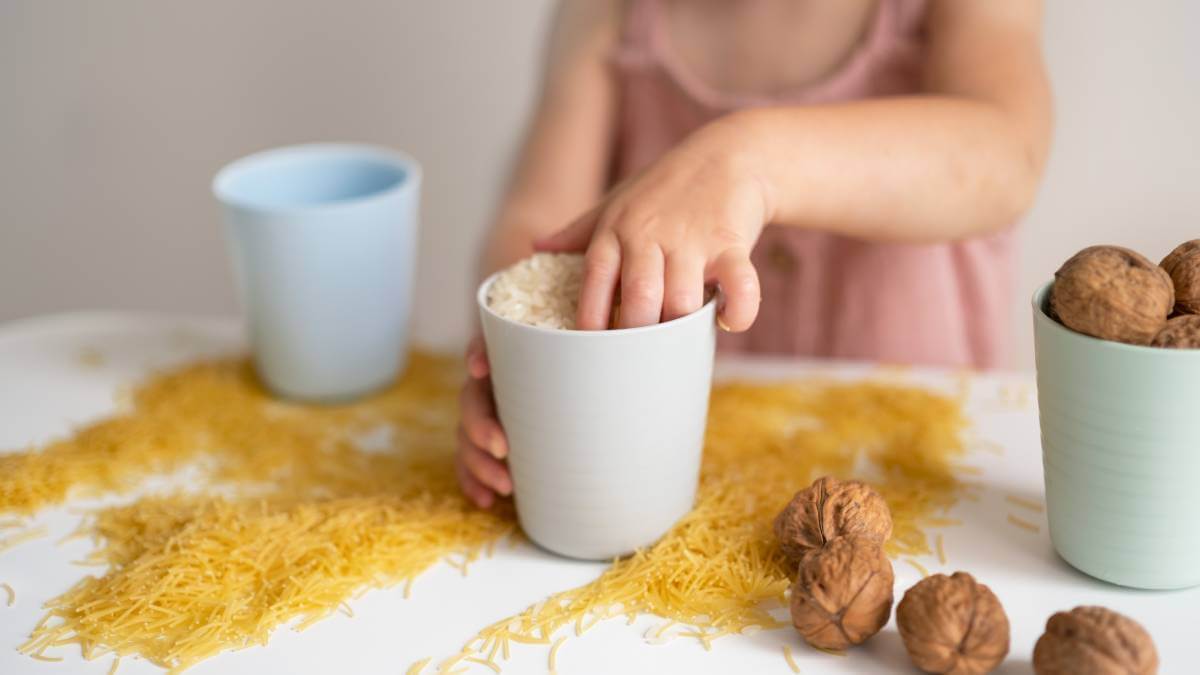 playing-with-rice