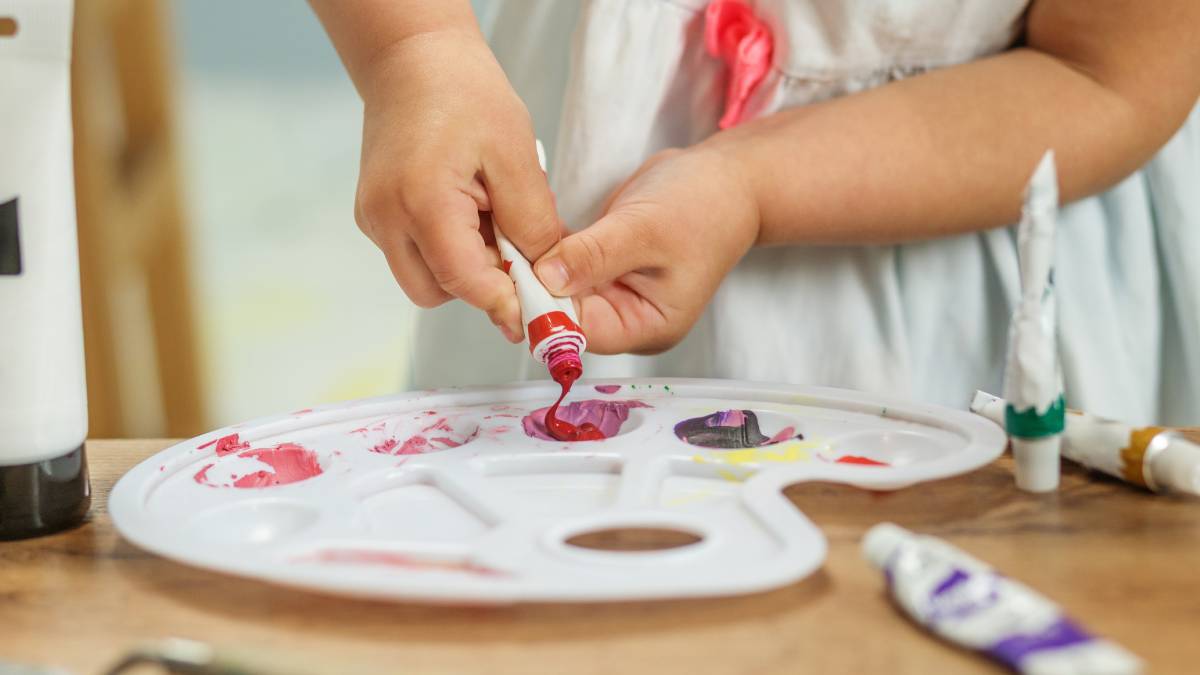 paint in tray